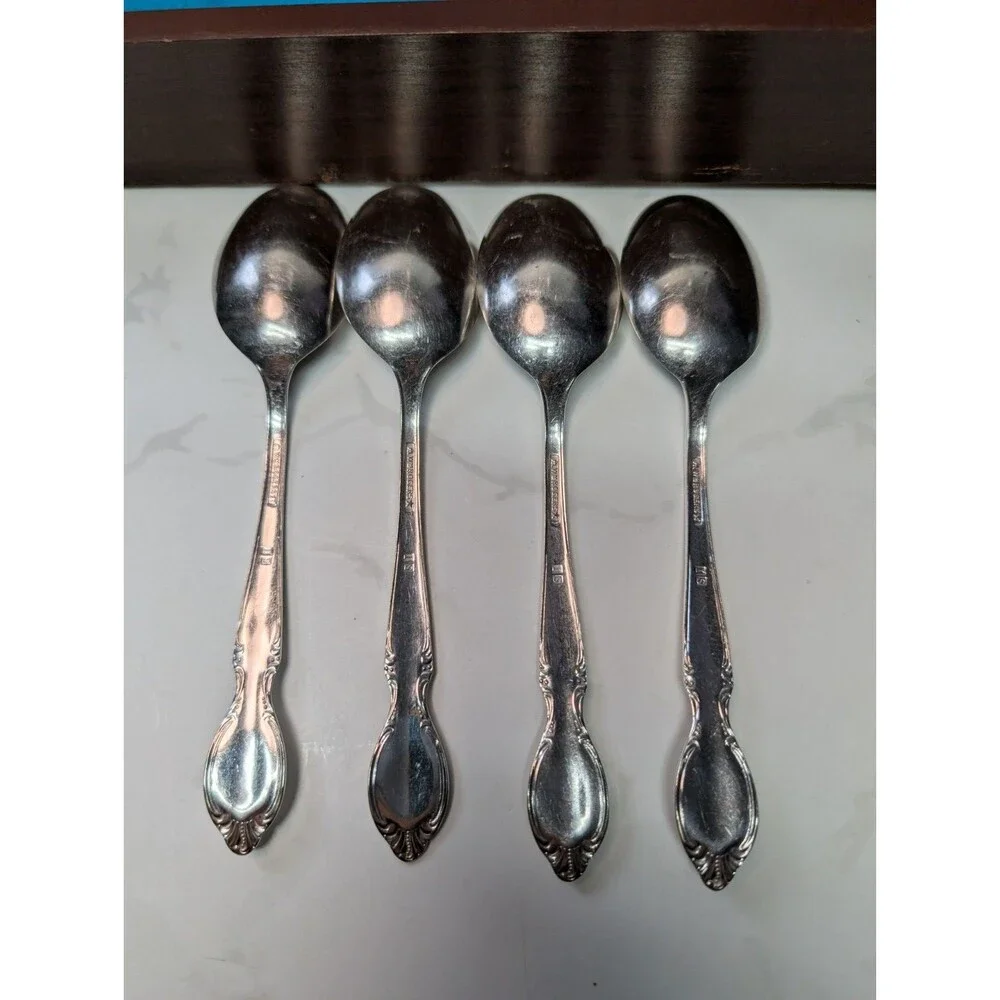 WM Rogers Precious Mirror Silverplate Flatware Set 41 Pc with Chest
